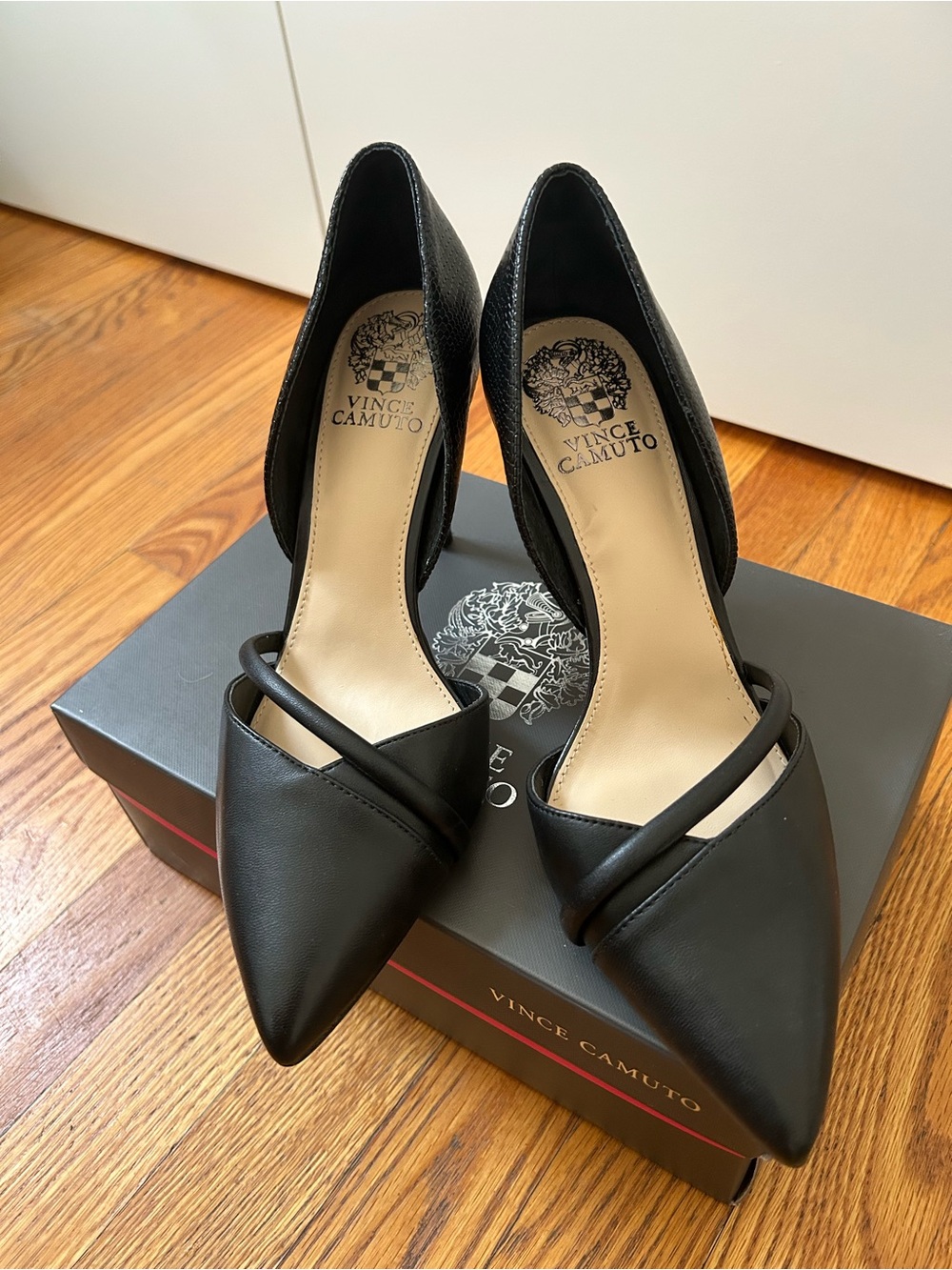 Vince Camuto Women's Black Pointed Toe D'Orsay Pumps size 8,5